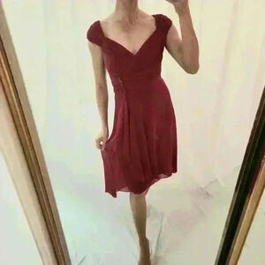 NWOT MAGGIE LONDON Silk Scarlet Red Formal Dress Knee Length Romantic Neckline